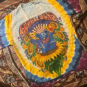Grateful Dead Tee 🌈